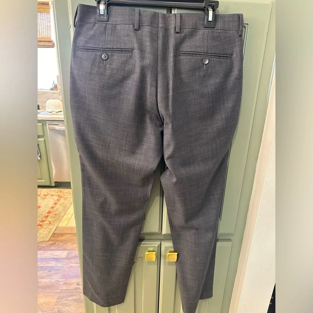 Suit - Picture 4 of 7